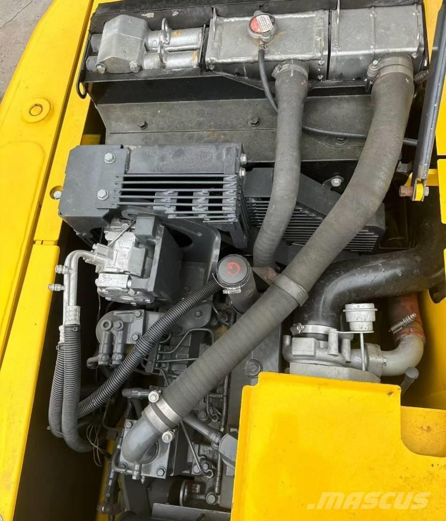 Komatsu 130 Telakaivukoneet