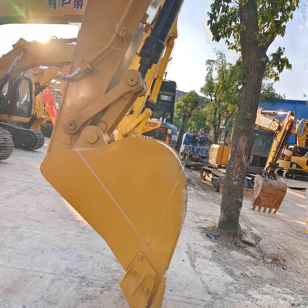 CAT 320 D Telakaivukoneet