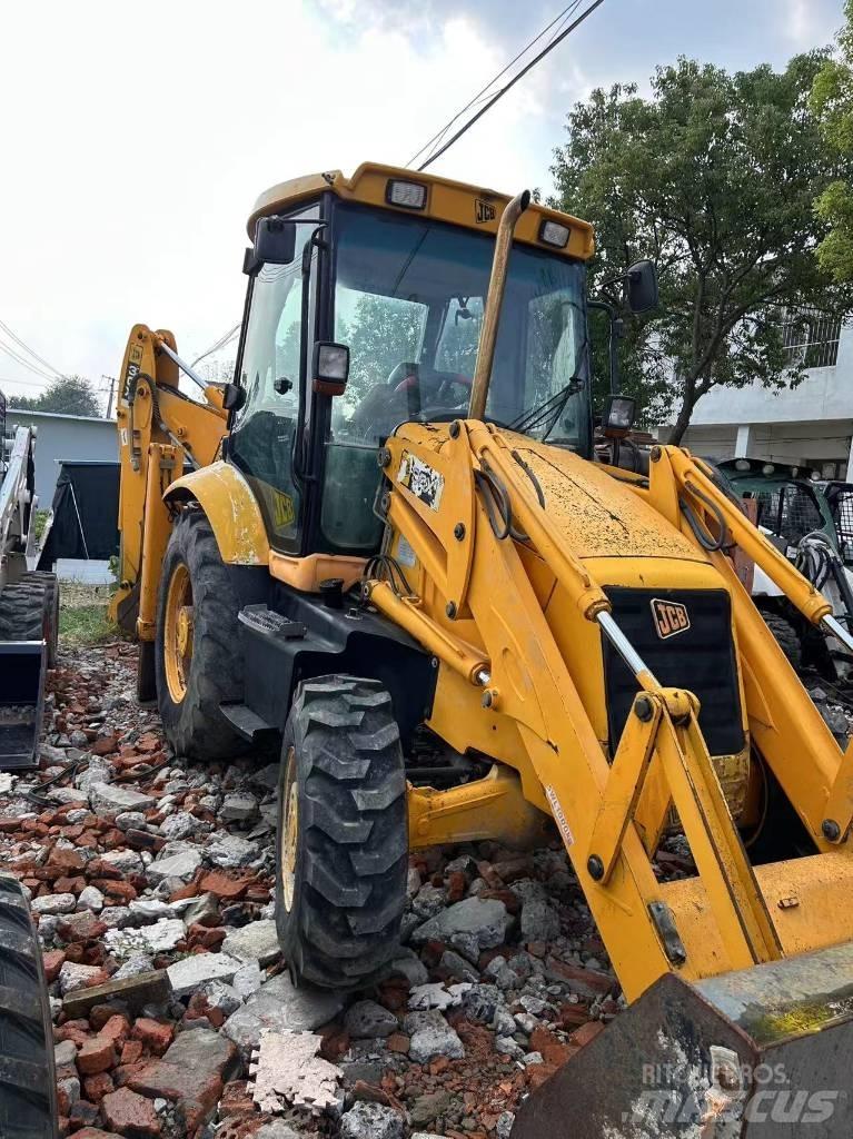 JCB 3 CX Kaivurikuormaajat