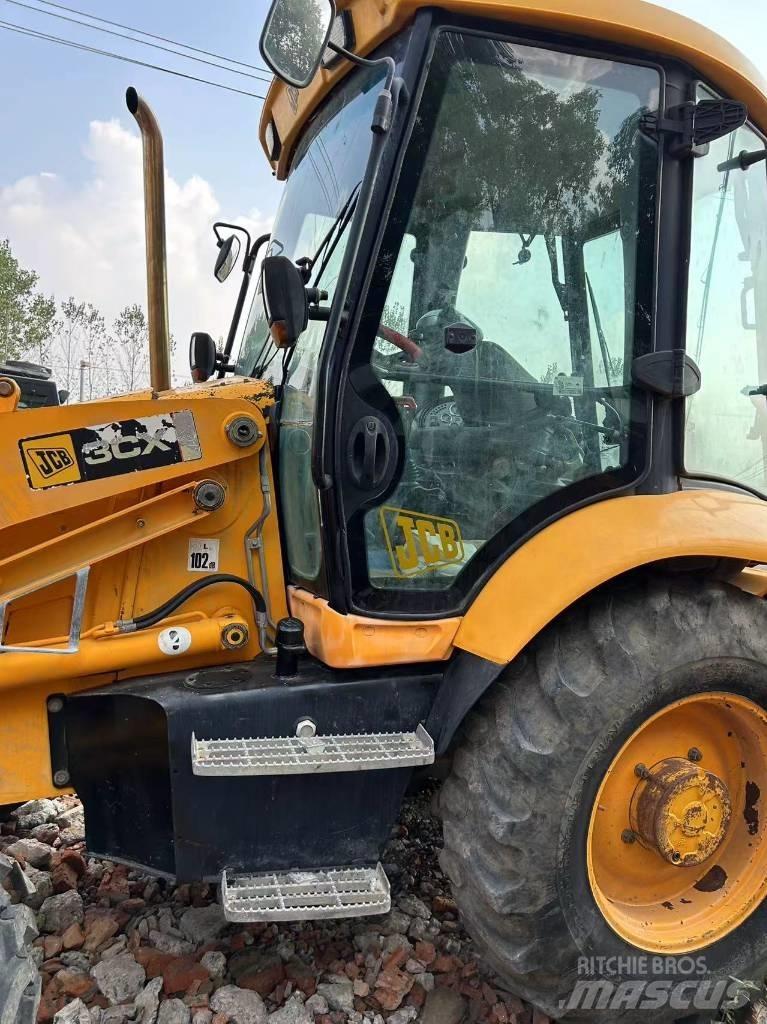 JCB 3 CX Kaivurikuormaajat