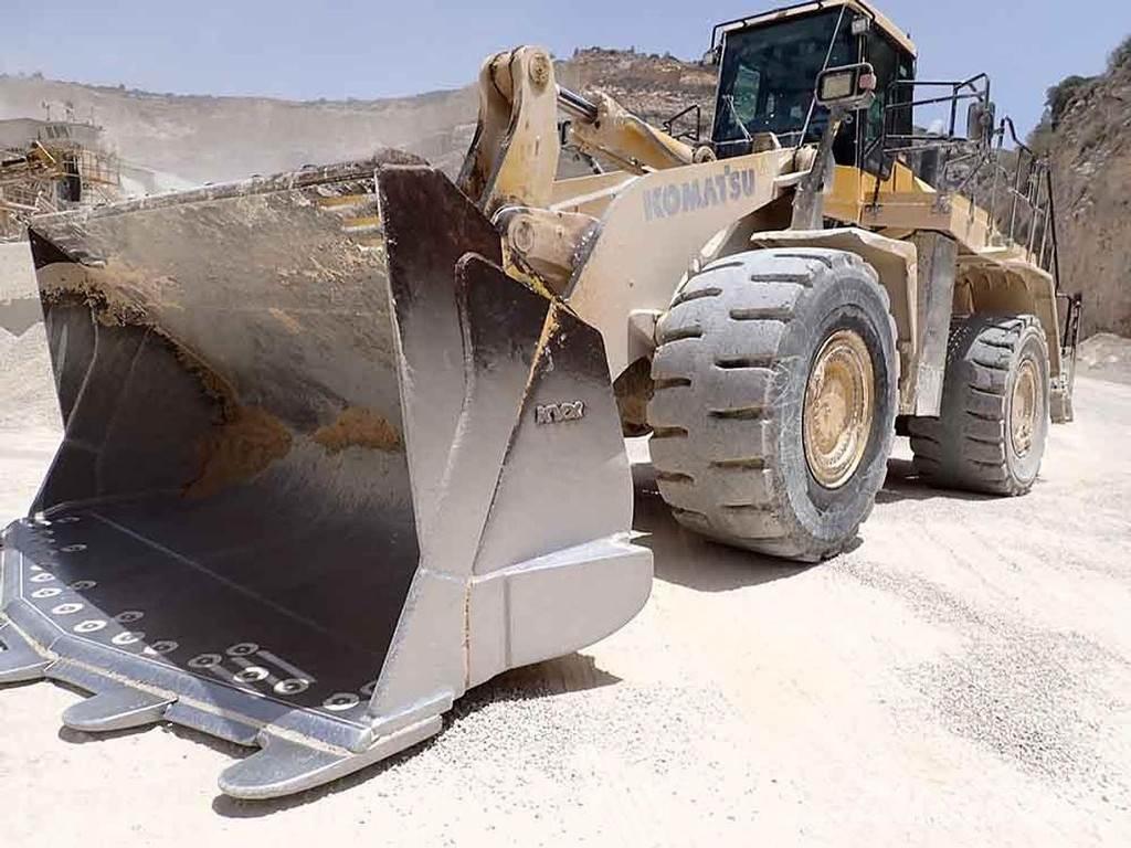Komatsu WA600-8EO Pyöräkuormaajat
