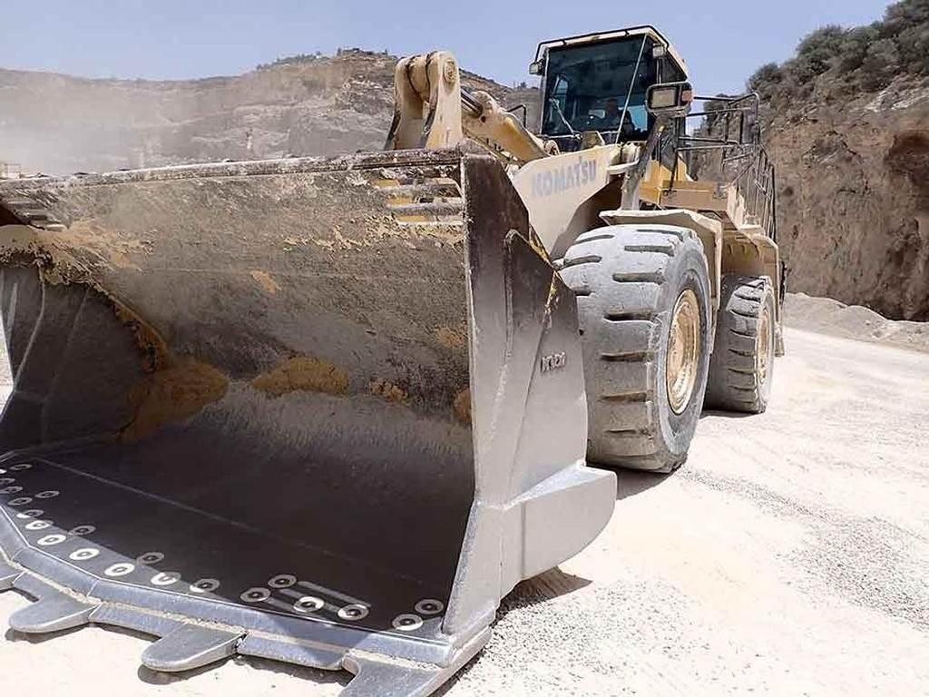 Komatsu WA600-8EO Pyöräkuormaajat
