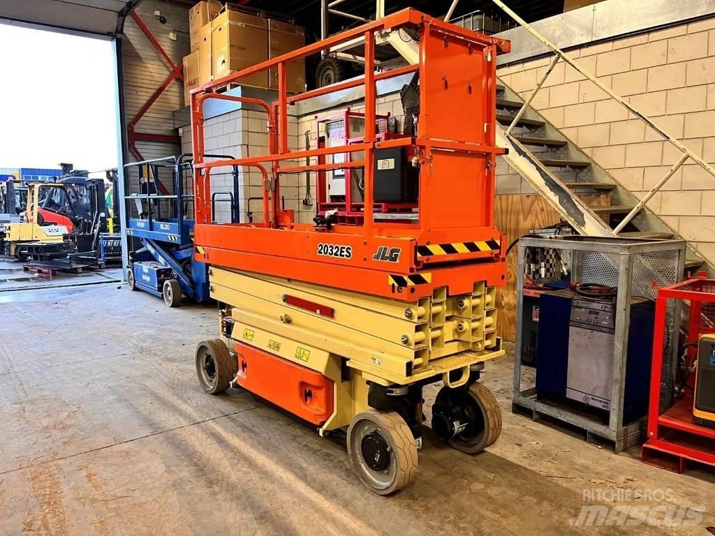 JLG 2032ES Saksilavat