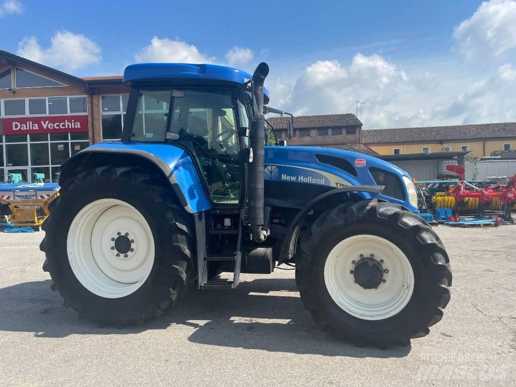New Holland T 7550 Traktorit
