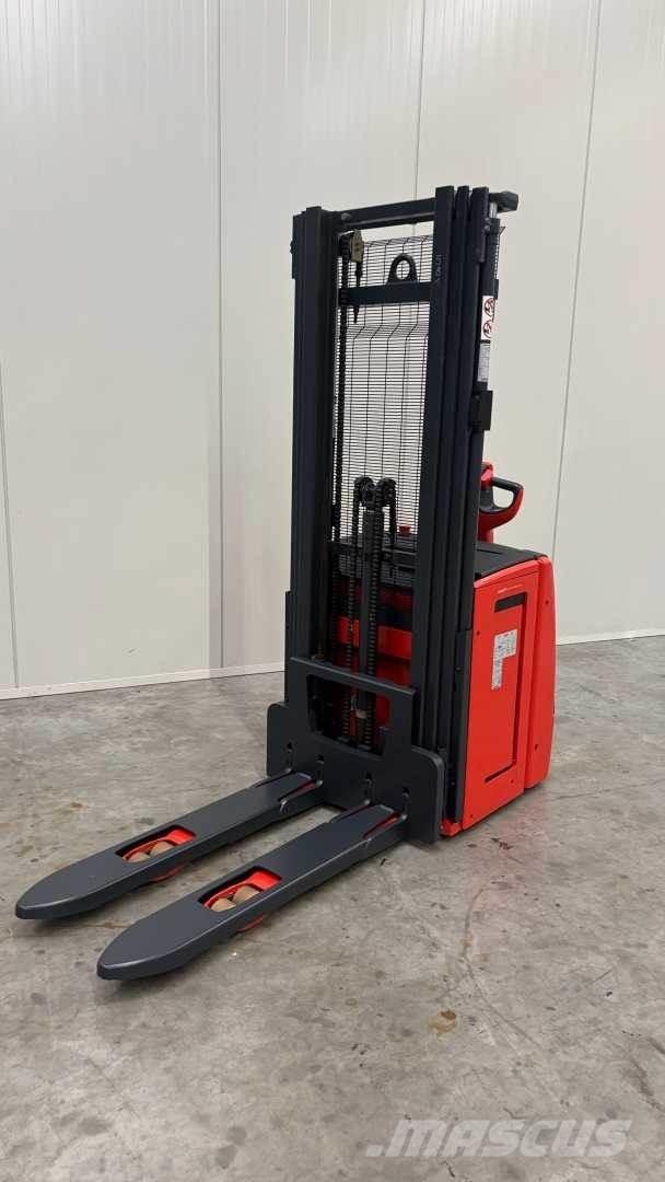 Linde L14 Ajettavat pinoamisvaunut