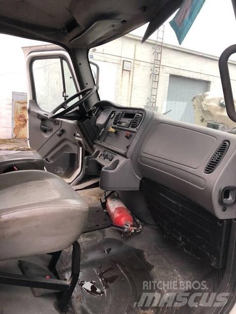 Freightliner m2 Umpikorikuorma-autot