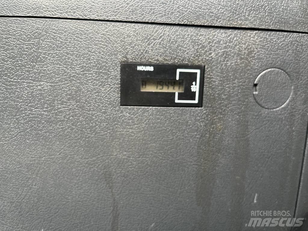 Hyundai HX 140 AL Telakaivukoneet