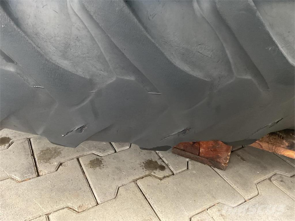 Alliance 12.4R52 Renkaat ja vanteet