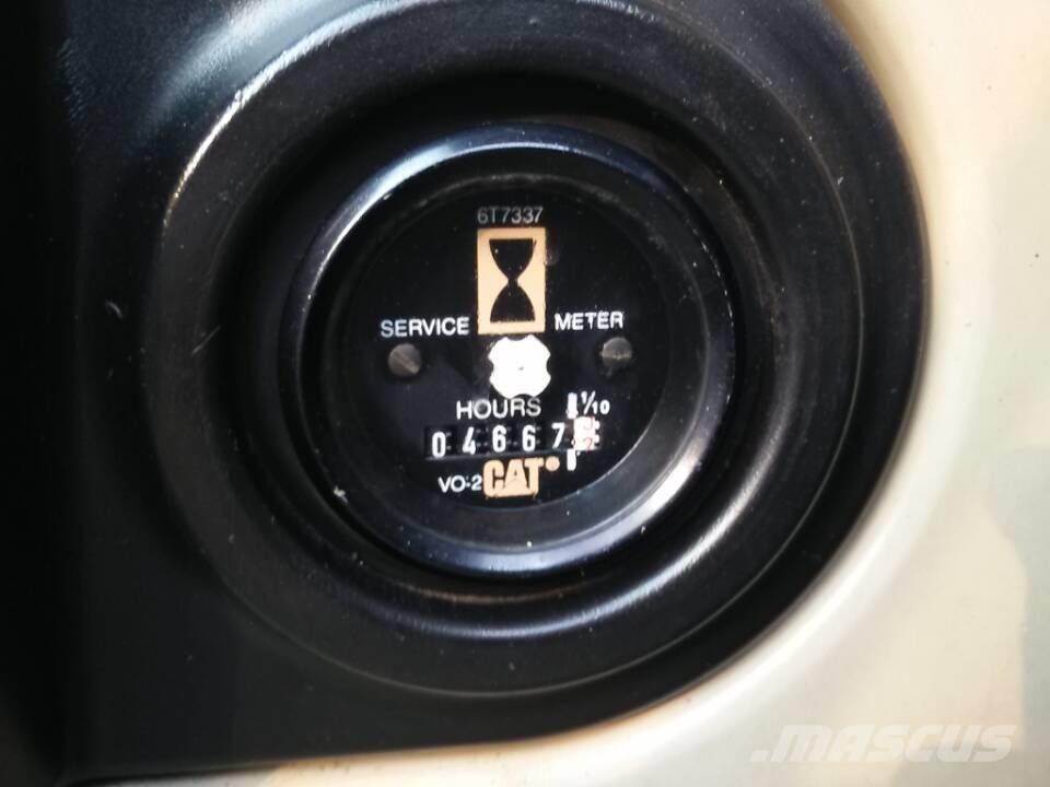 CAT 320 C Telakaivukoneet