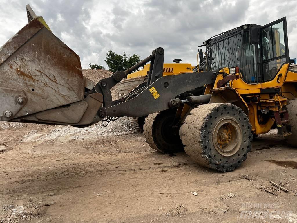 Volvo L 120 F Pyöräkuormaajat