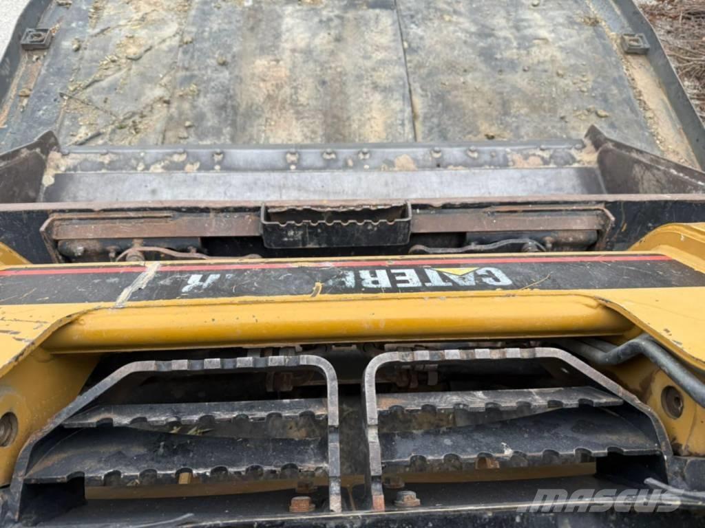 CAT 216 Liukuohjatut kuormaajat