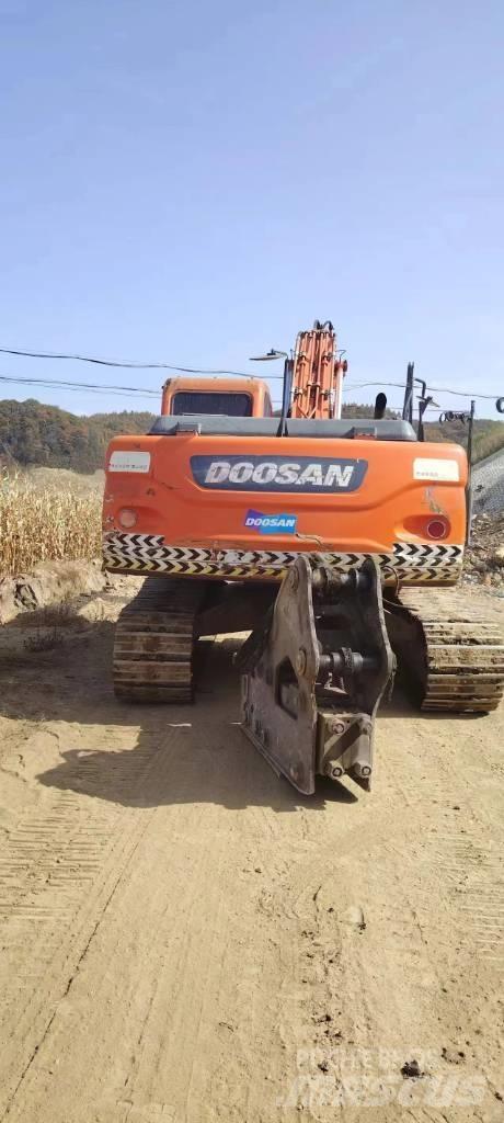 Doosan DX 225LC Telakaivukoneet