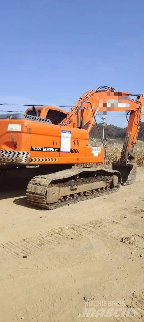 Doosan DX 225LC Telakaivukoneet
