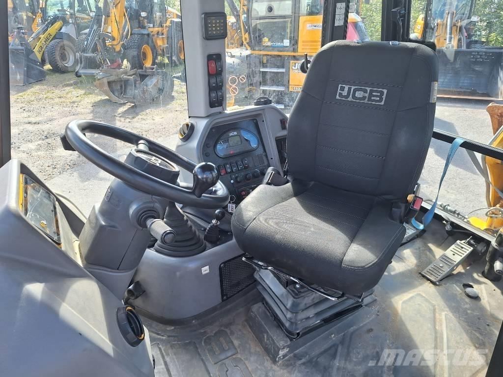 JCB 3 CXE Compact Kaivurikuormaajat