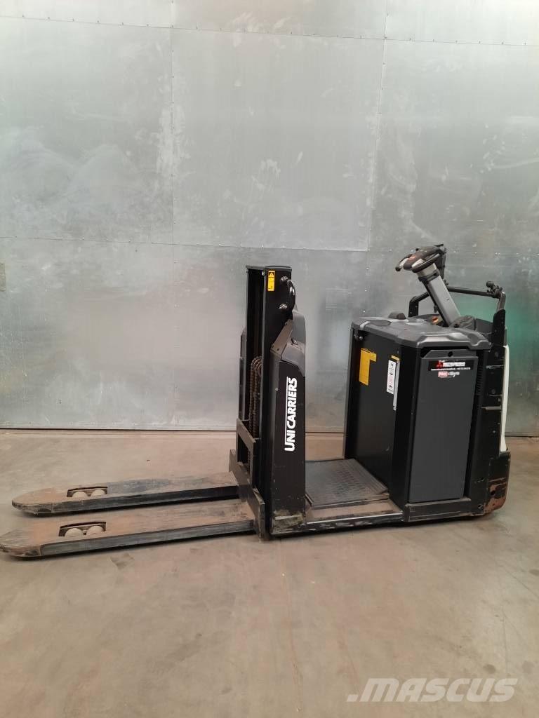UniCarriers OEP120 Matalakeräilytrukit
