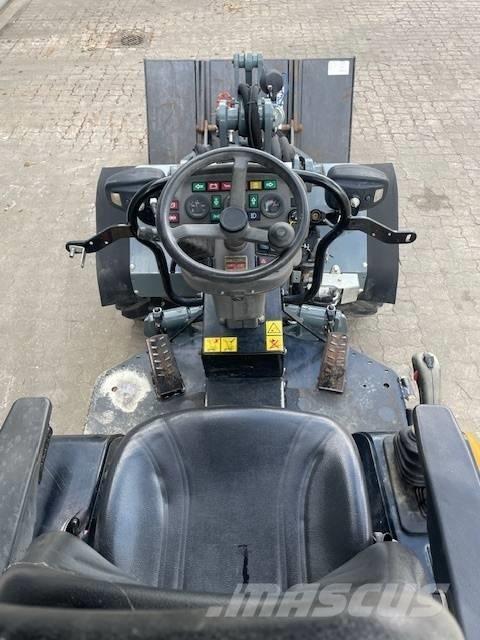 GiANT V452T X-TRA HD Pienkuormaajat