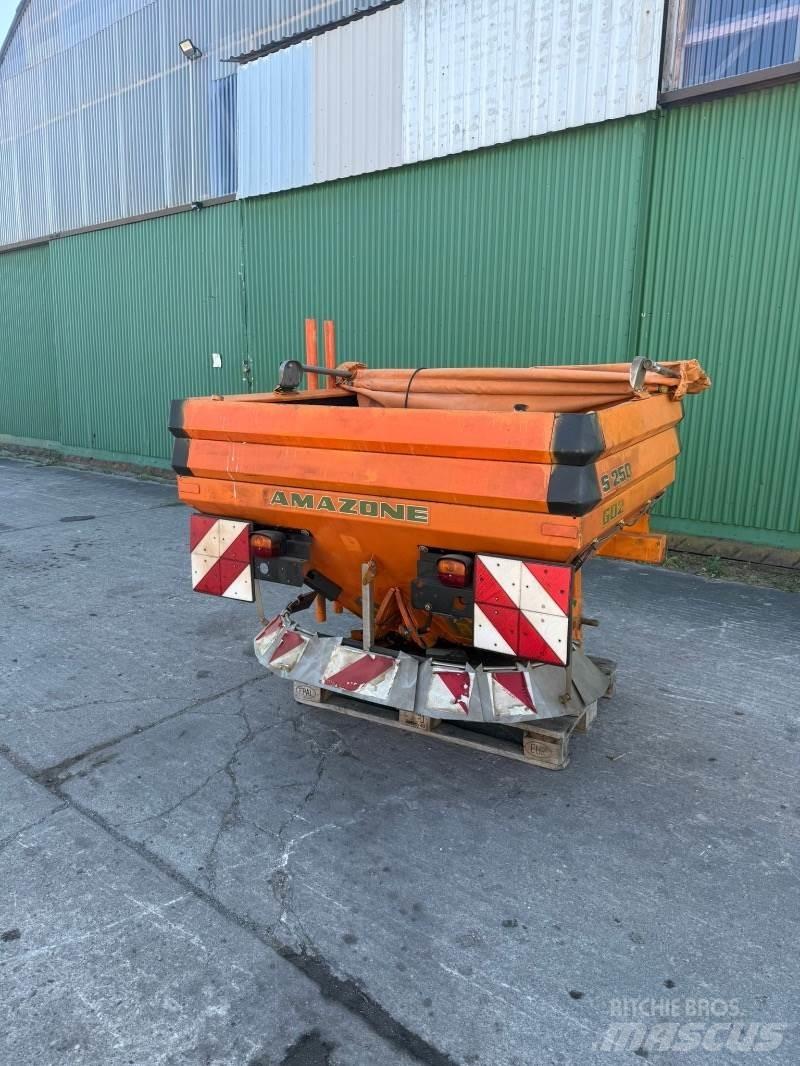 Amazone ZA XS Hiekan- ja suolanlevittimet