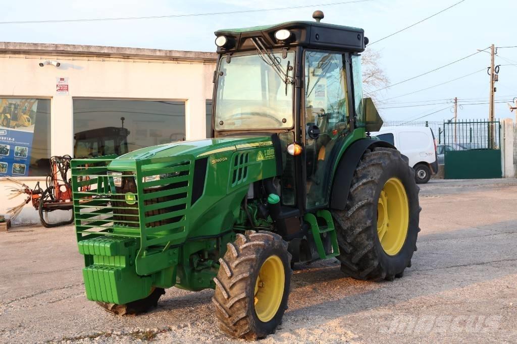 John Deere 5090 GN Traktorit