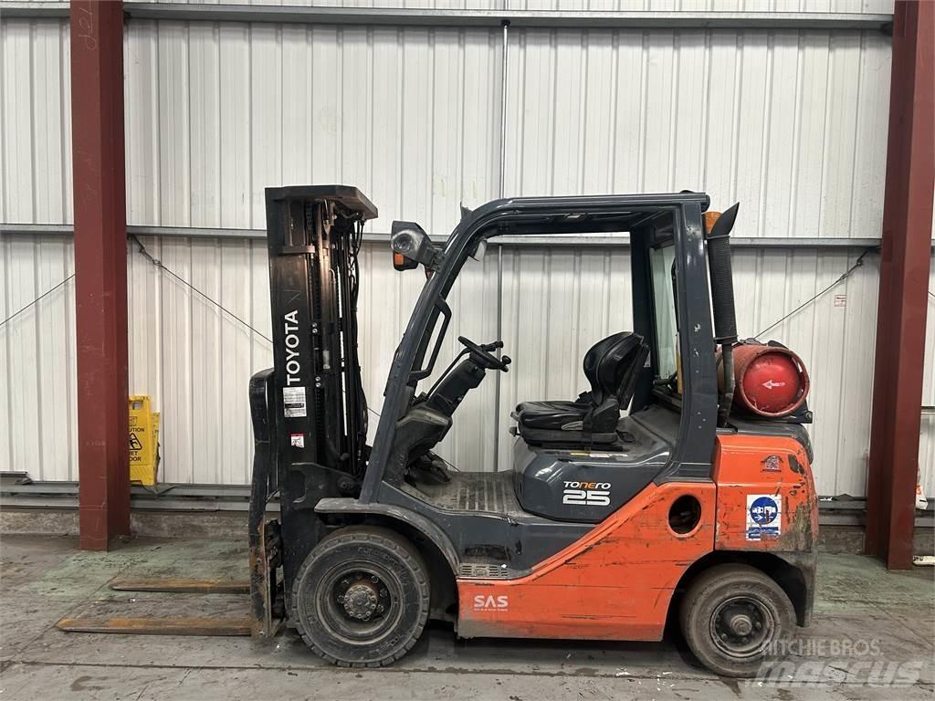 Toyota 02-8FGF25 Nestekaasutrukit