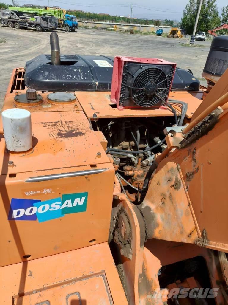 Doosan DH210W-7 Pyöräkaivukoneet