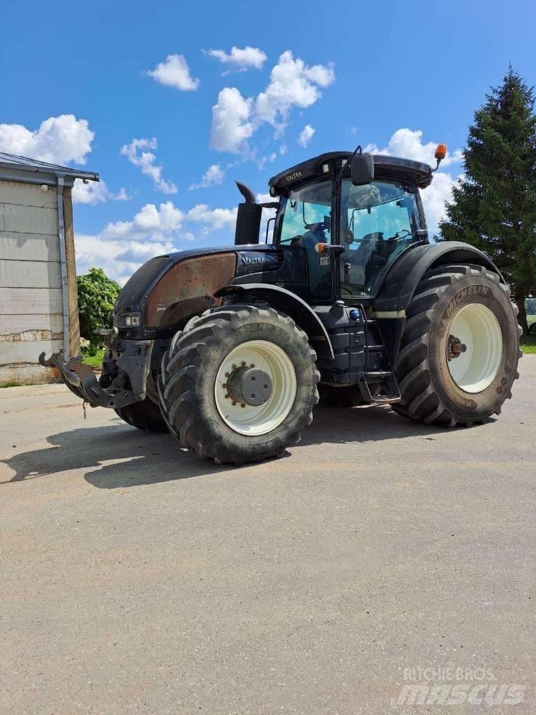 Valtra S 353 Traktorit