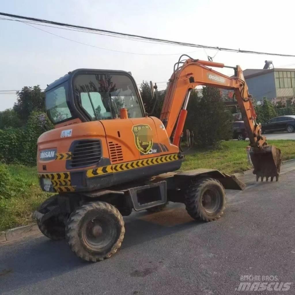 Doosan DX60W Pyöräkaivukoneet
