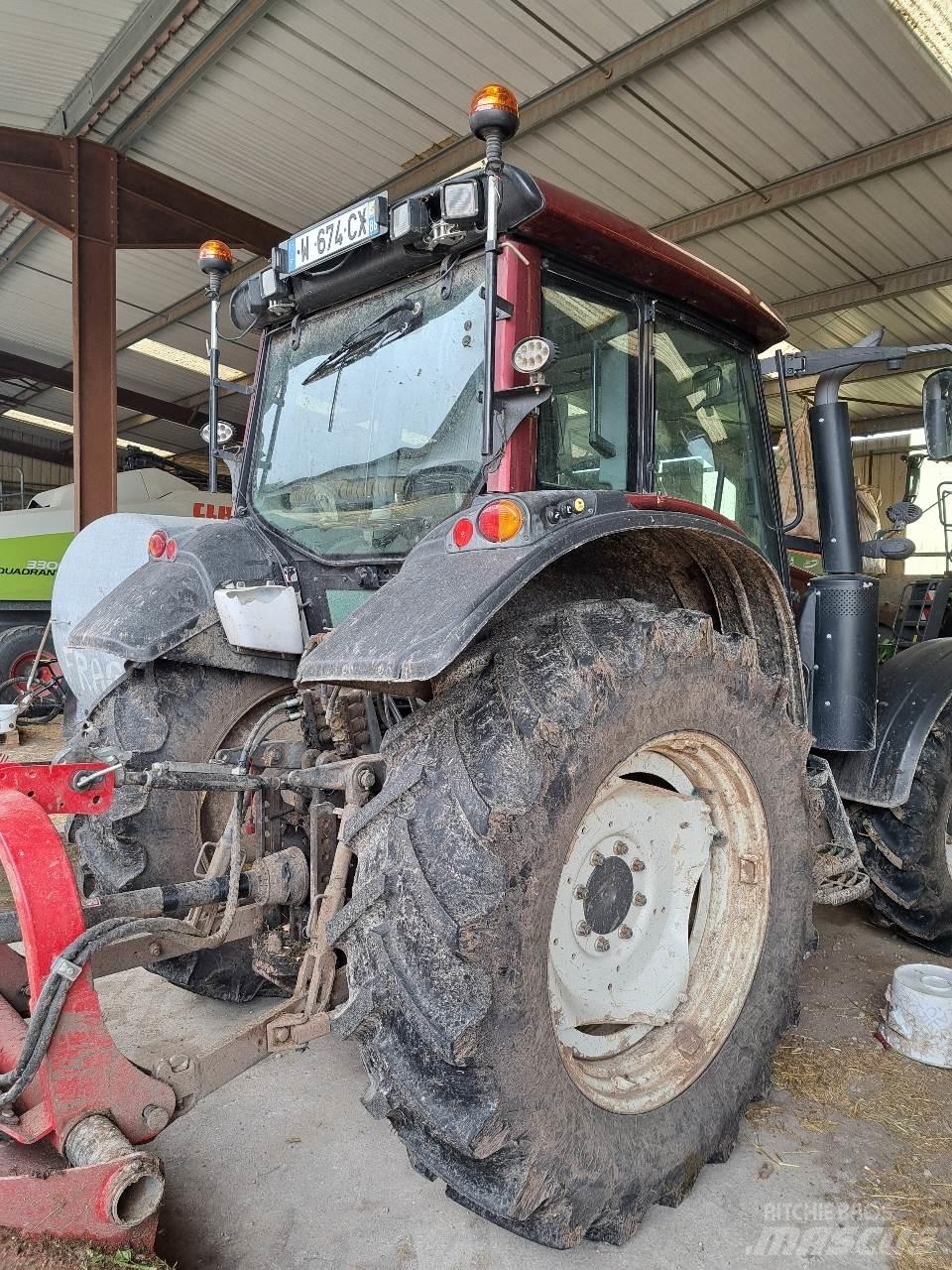Valtra N123 Traktorit