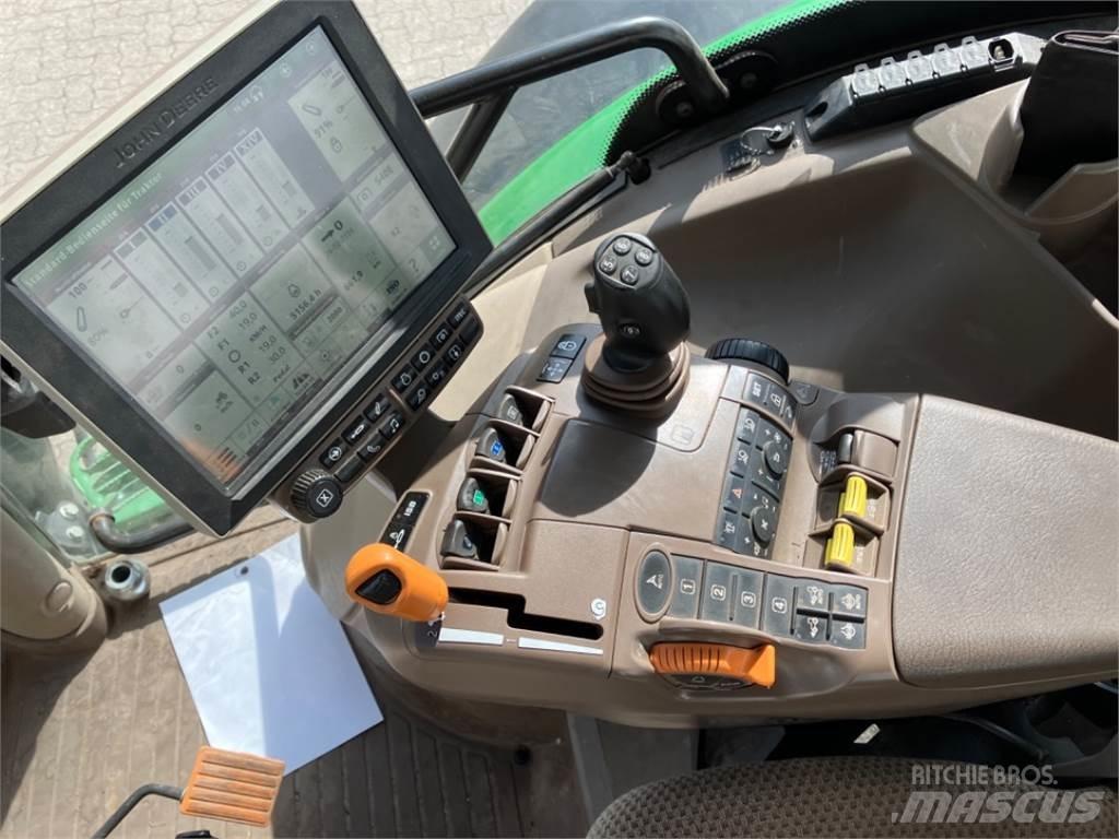John Deere 6215 R Traktorit