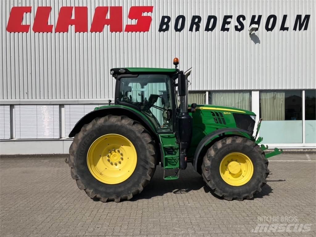 John Deere 6215 R Traktorit