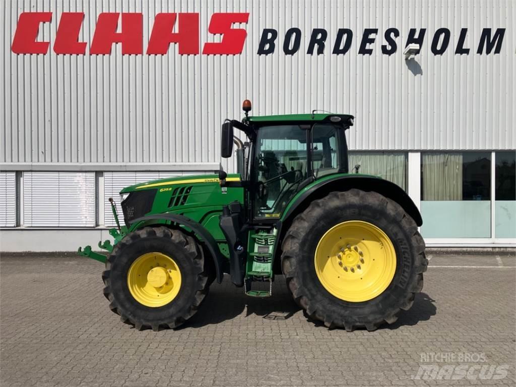 John Deere 6215 R Traktorit