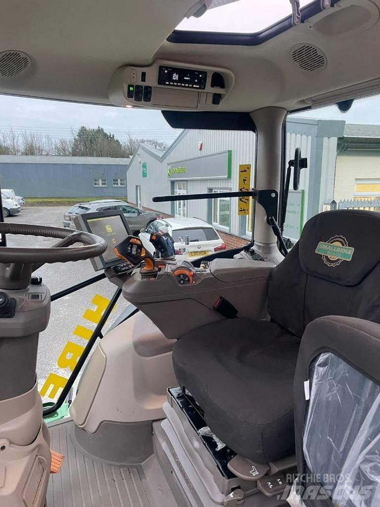 John Deere 6R215 Traktorit
