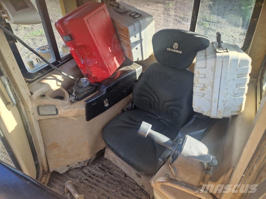 CAT D 6 R II Telaketjupuskutraktorit