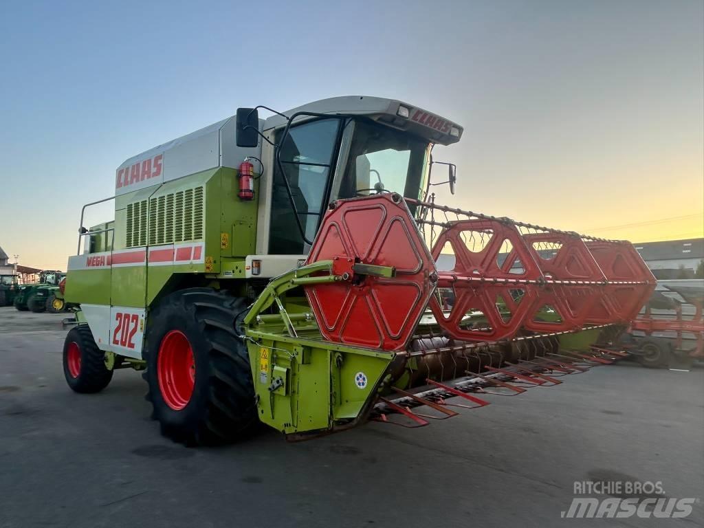 CLAAS Mega 202 Leikkuupuimurit