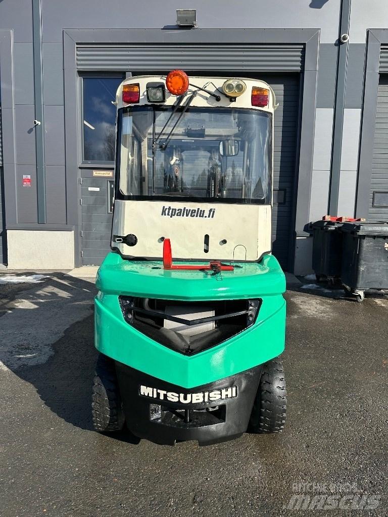 Mitsubishi FD25N Dieseltrukit