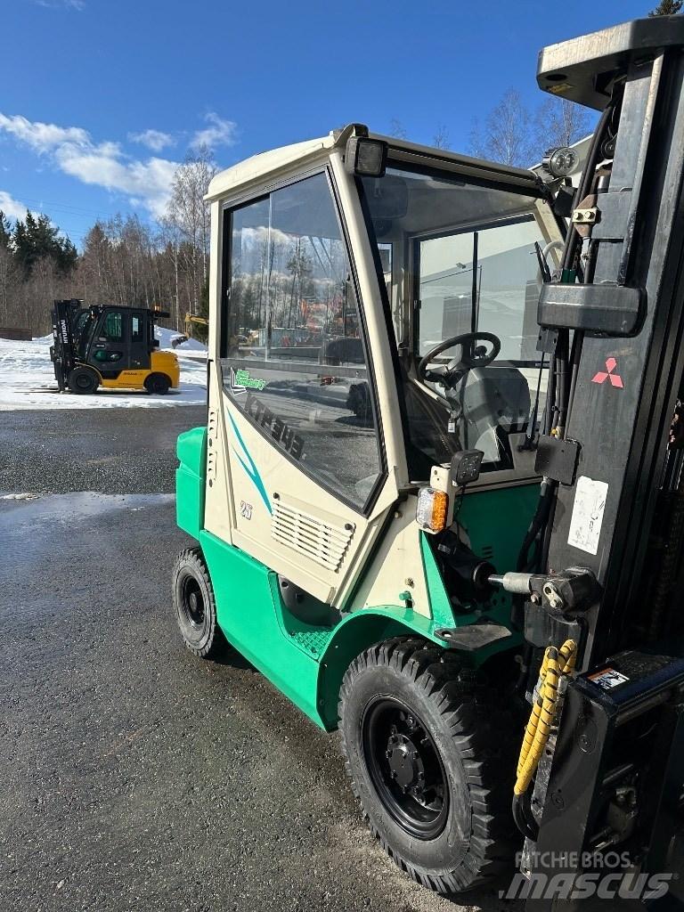 Mitsubishi FD25N Dieseltrukit