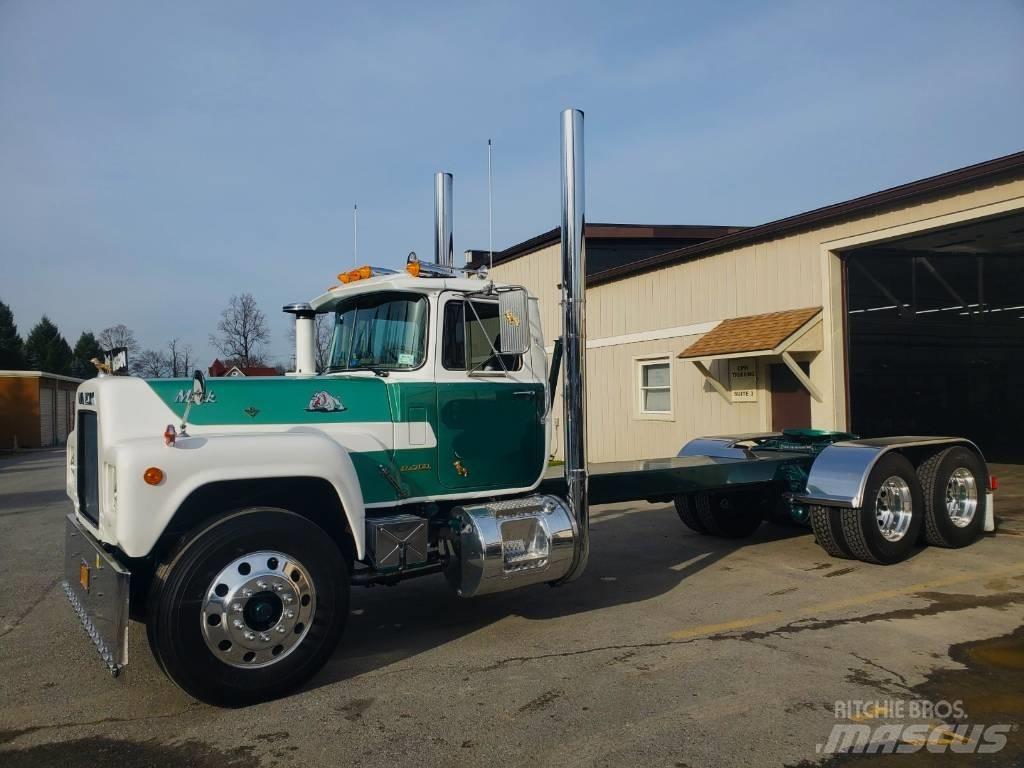 Mack R700 Kuorma-autoalustat