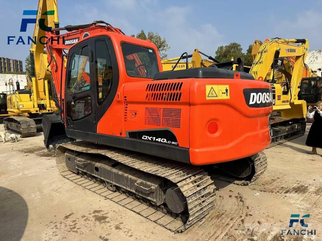 Doosan DX 140 LC Telakaivukoneet