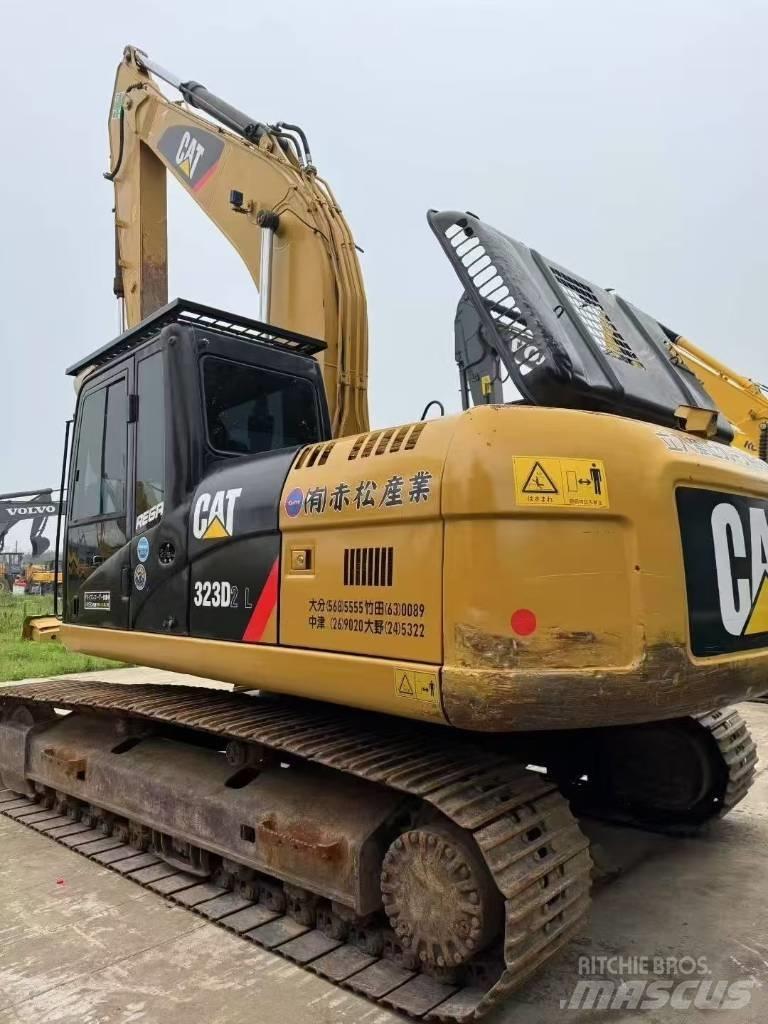 CAT 323D Telakaivukoneet