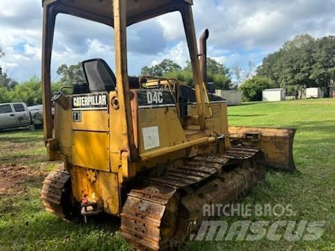 CAT D 4 C Telaketjupuskutraktorit