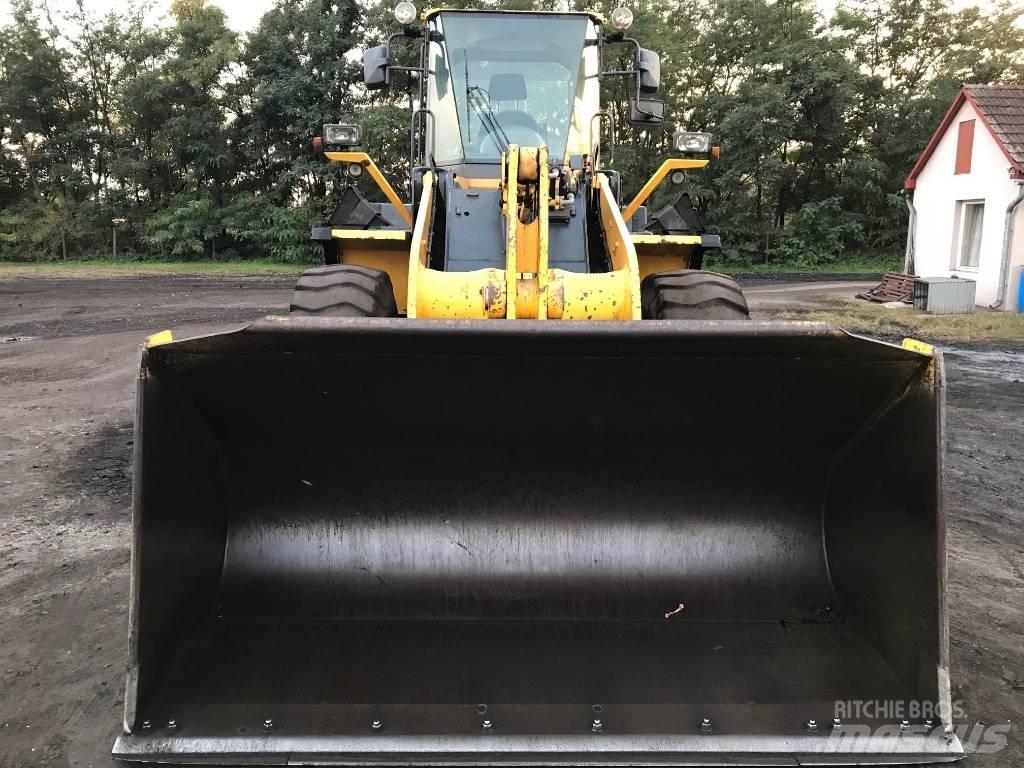 Komatsu WA320-5H Pyöräkuormaajat