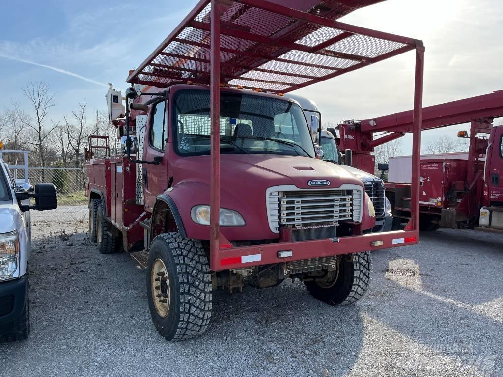 Freightliner M2-106 Nostolava-autot