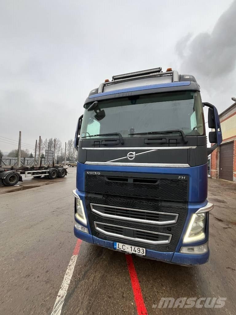Volvo FH Puuautot