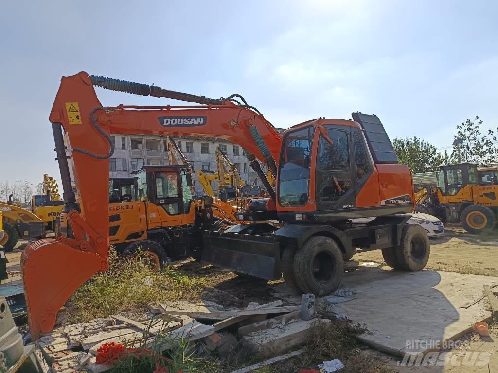 Doosan DH 150 W-7 Pyöräkaivukoneet