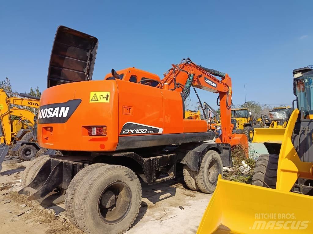 Doosan DH 150 W-7 Pyöräkaivukoneet