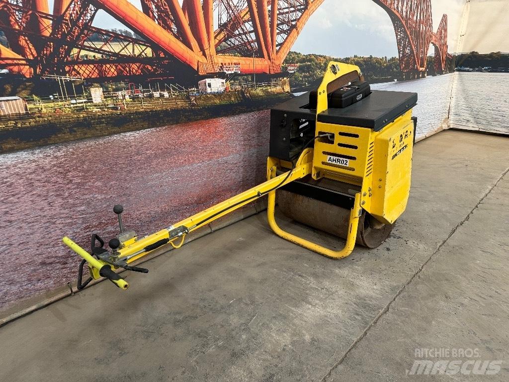 Bomag BW 71 E-2 Yksivalssijyrät