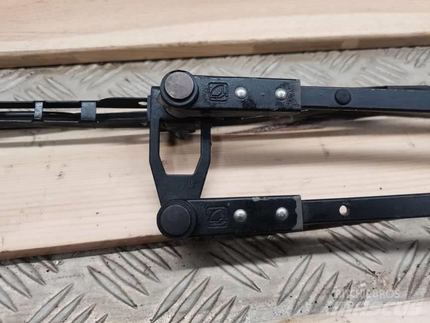 Manitou MLT .... wiper Ohjaamo ja sisusta