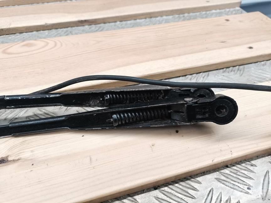 Manitou MLT .... wiper Ohjaamo ja sisusta