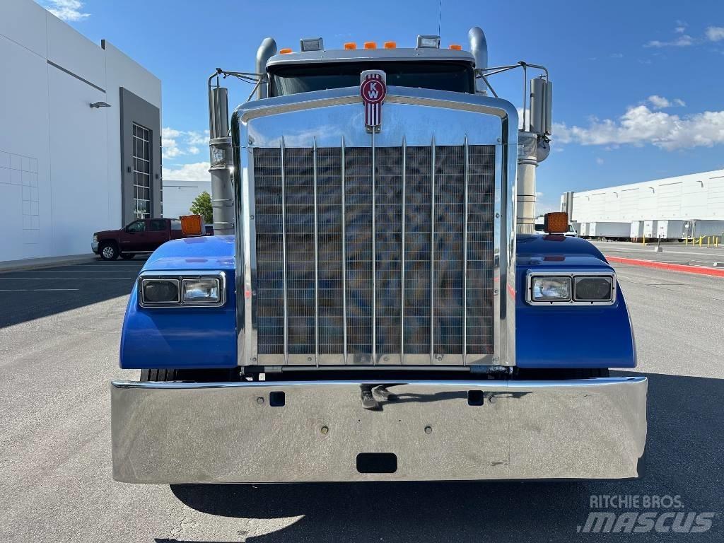 Kenworth W 900 Vetopöytäautot