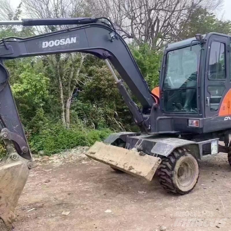 Doosan dx60w Pyöräkaivukoneet