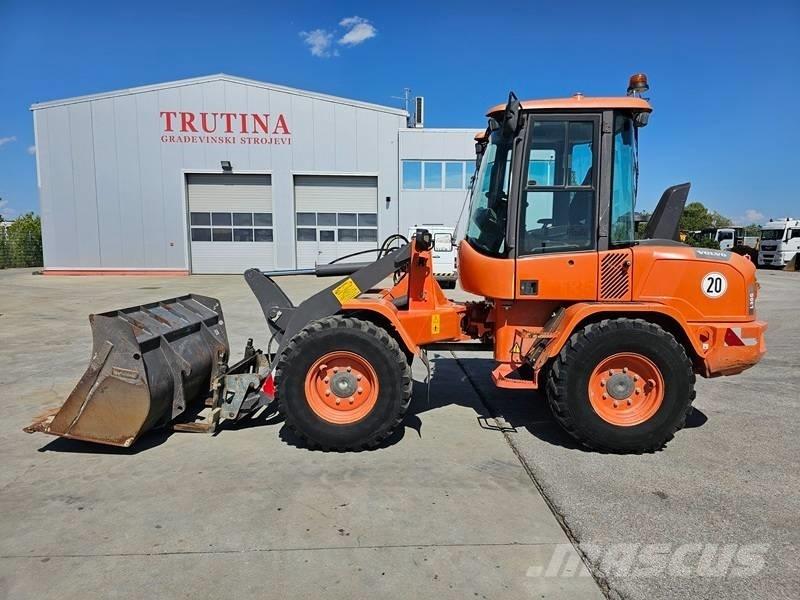 Volvo L 30 G Pyöräkuormaajat